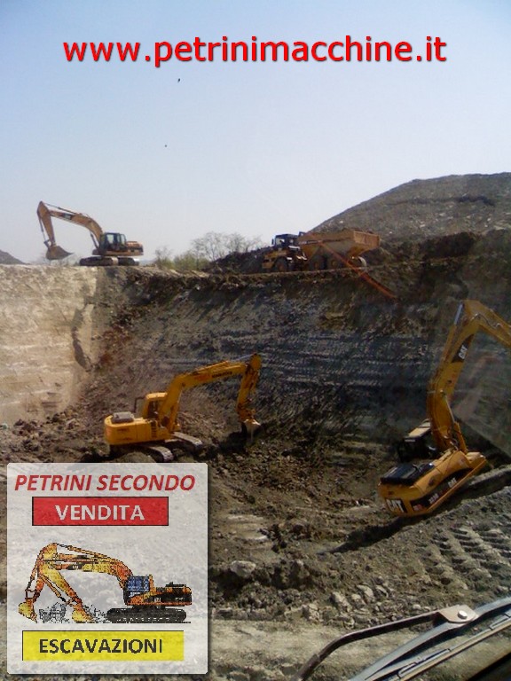 anno 2006 Costruzione della discarica di Civitella di Romagna Mezzi utilizzati: Escavatori: CAT 325C - CAT 318 - KOMATSU PC200  - Dumper CAT D300D