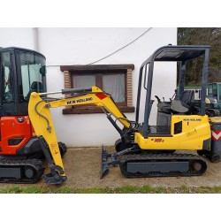 Mini Escavatore NEW HOLLAND E18B ( 18 q.li )
